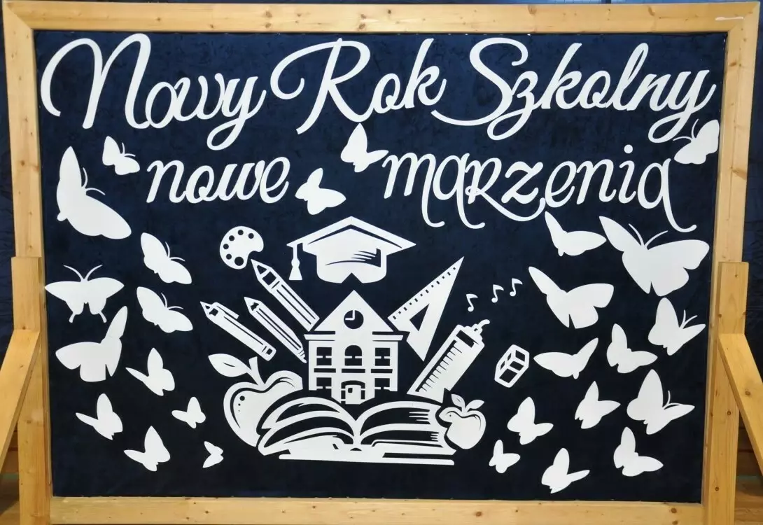 Zdjęcie do Zaproszenie na uroczyste rozpoczęcie roku szkolnego 2025/2026 w Zespole Plac&oacute;wek Oświatowych w Ruszczy