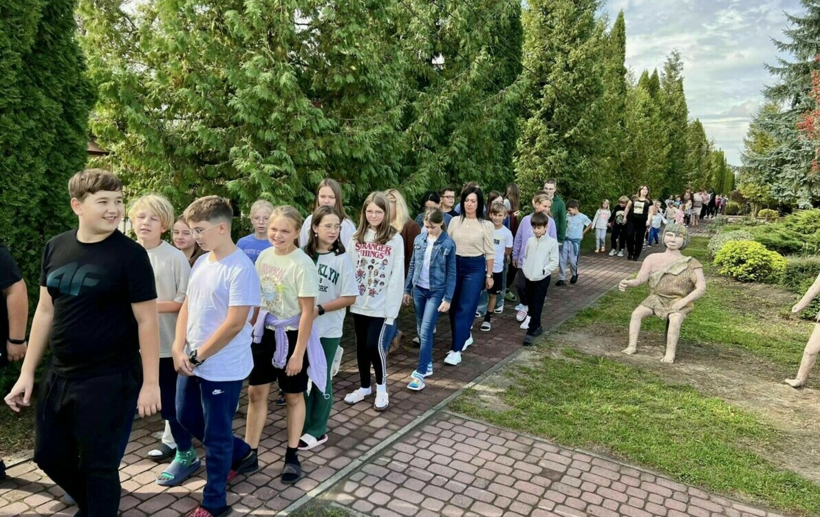 Zdjęcie do Pr&oacute;bna ewakuacja w naszej szkole