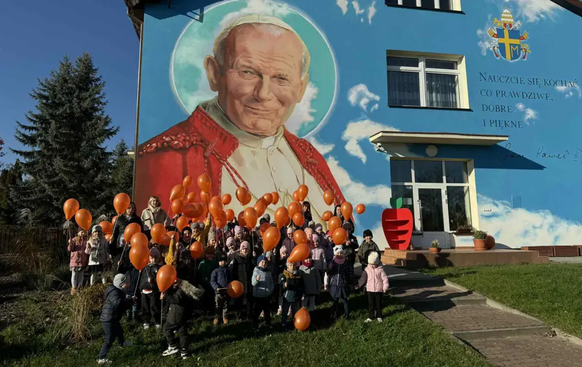 Zdjęcie do ,,Dzieciństwo bez przemocy&rdquo; 