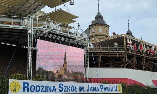 Zdjęcie do Pielgrzymka do Częstochowy - Zjazd Szk&oacute;ł im. Jana Pawła II